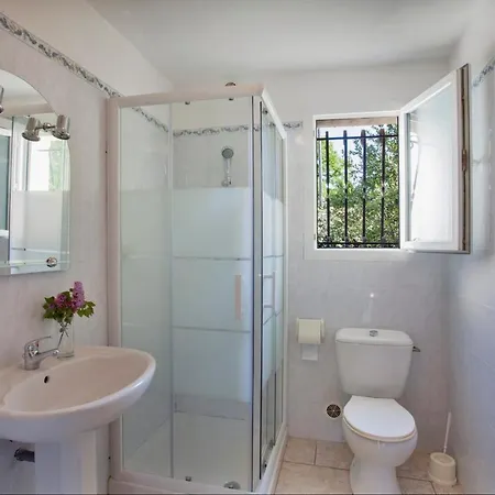 Kallisun - Apartement N2 T4 Ghisonaccia